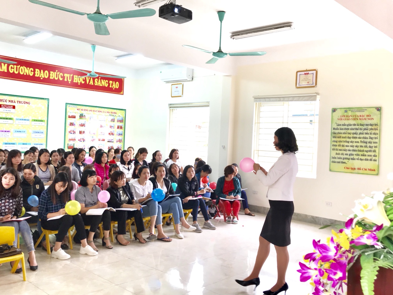 Vui mừng được đón cô Phó Thị Hương- Giảng viên CTTNHH Faca